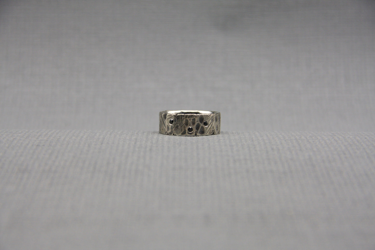 Hammered silver ring, oxidised men band, men ring with black zirconia stones