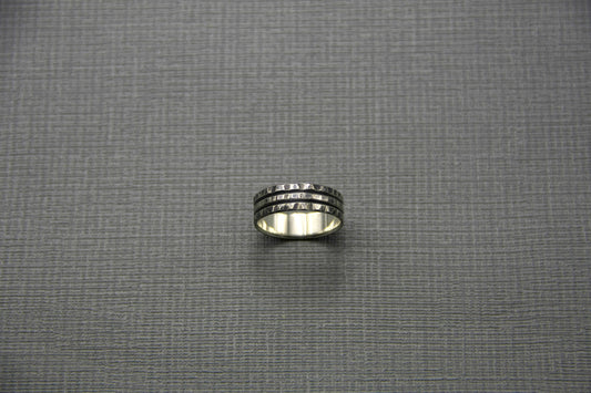 Hammered silver ring, oxidised band for men, patterned ring