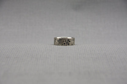 Hammered silver ring, oxidised men band, men ring with black zirconia stones