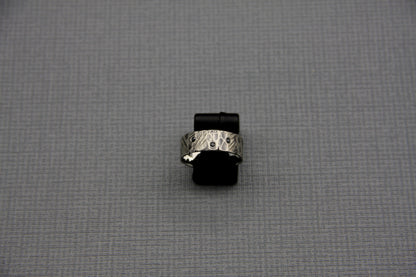 Hammered silver ring, oxidised men band, men ring with black zirconia stones