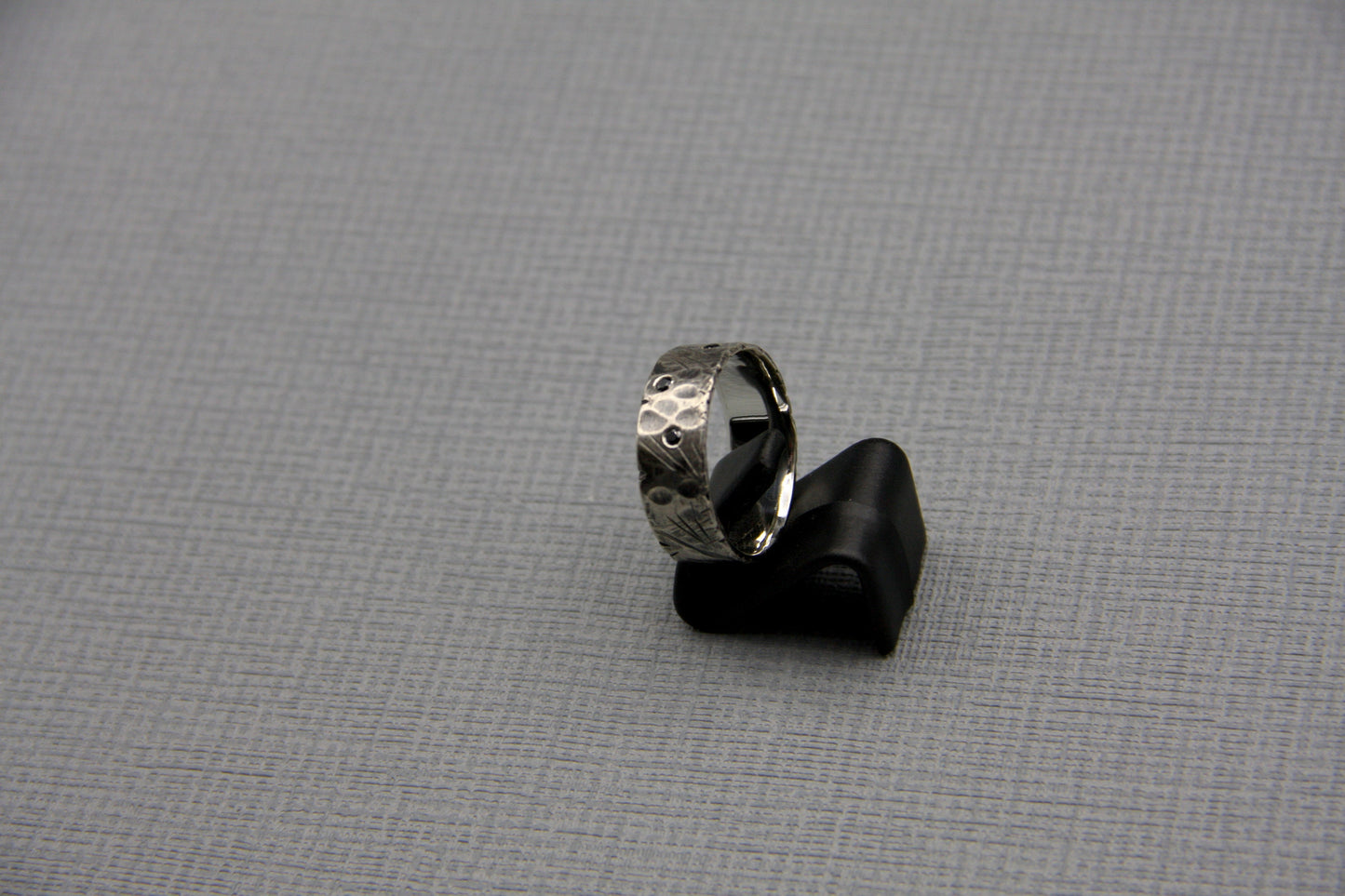 Hammered silver ring, oxidised men band, men ring with black zirconia stones