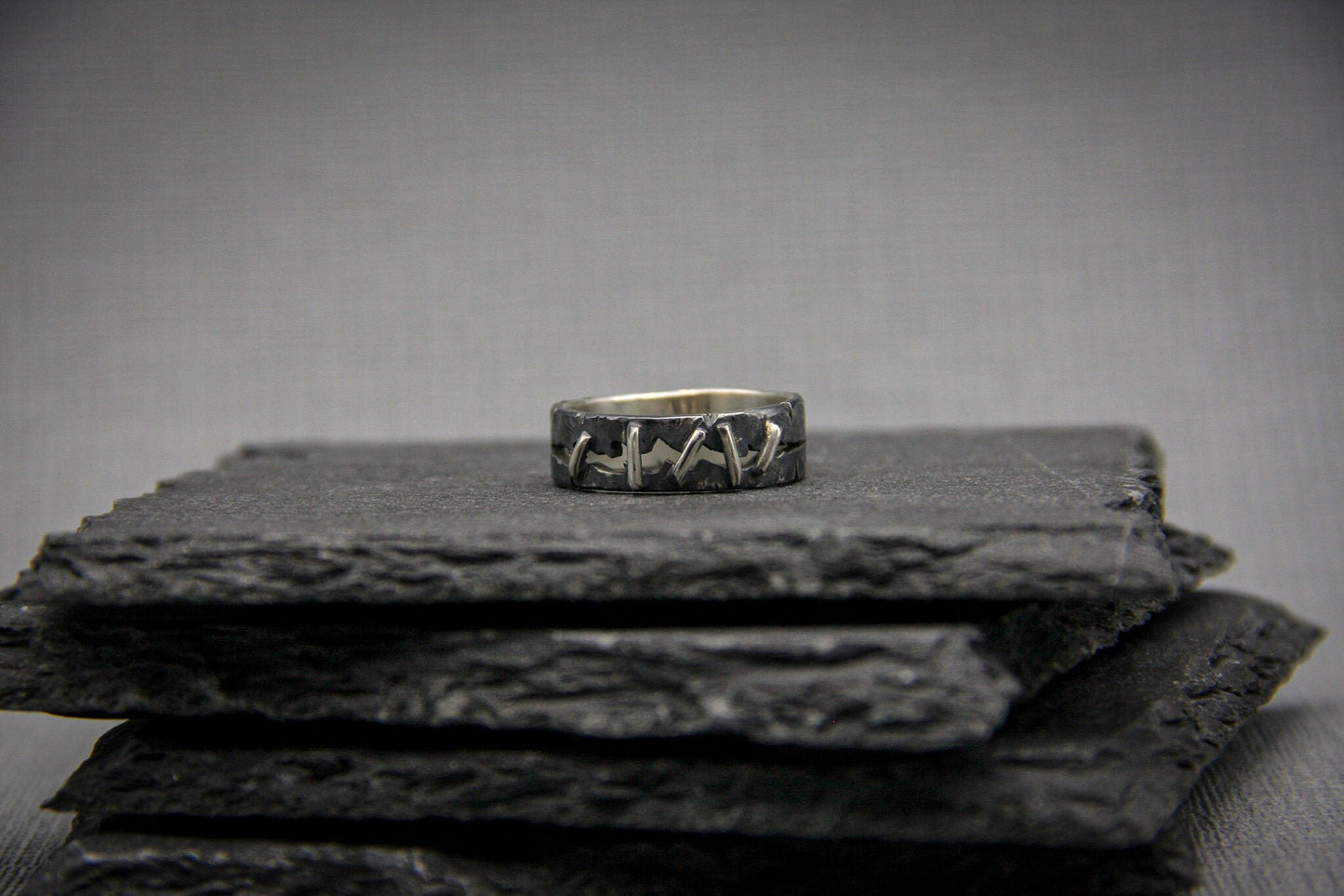 Hammered silver ring, men ring band, stitch ring, brutalist ring