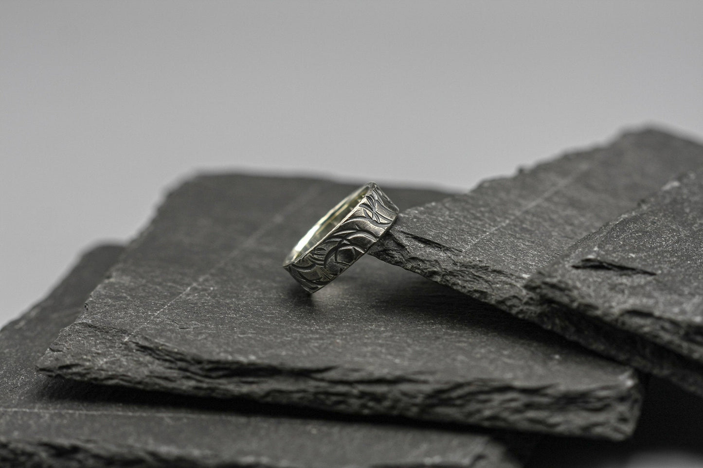 Hammered men ring, circle patterned ring, oxidised wedding ring