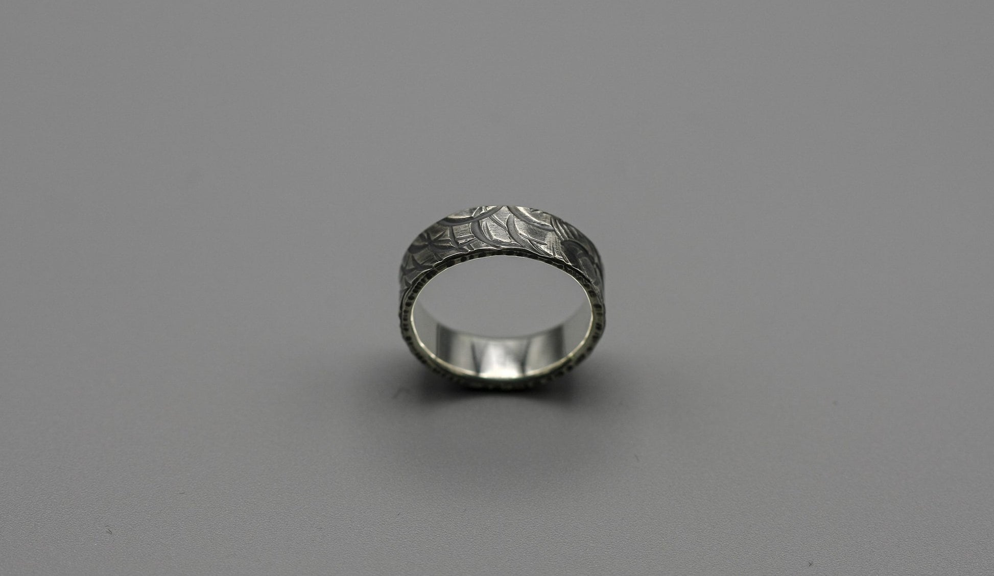 Hammered men ring, circle patterned ring, oxidised wedding ring