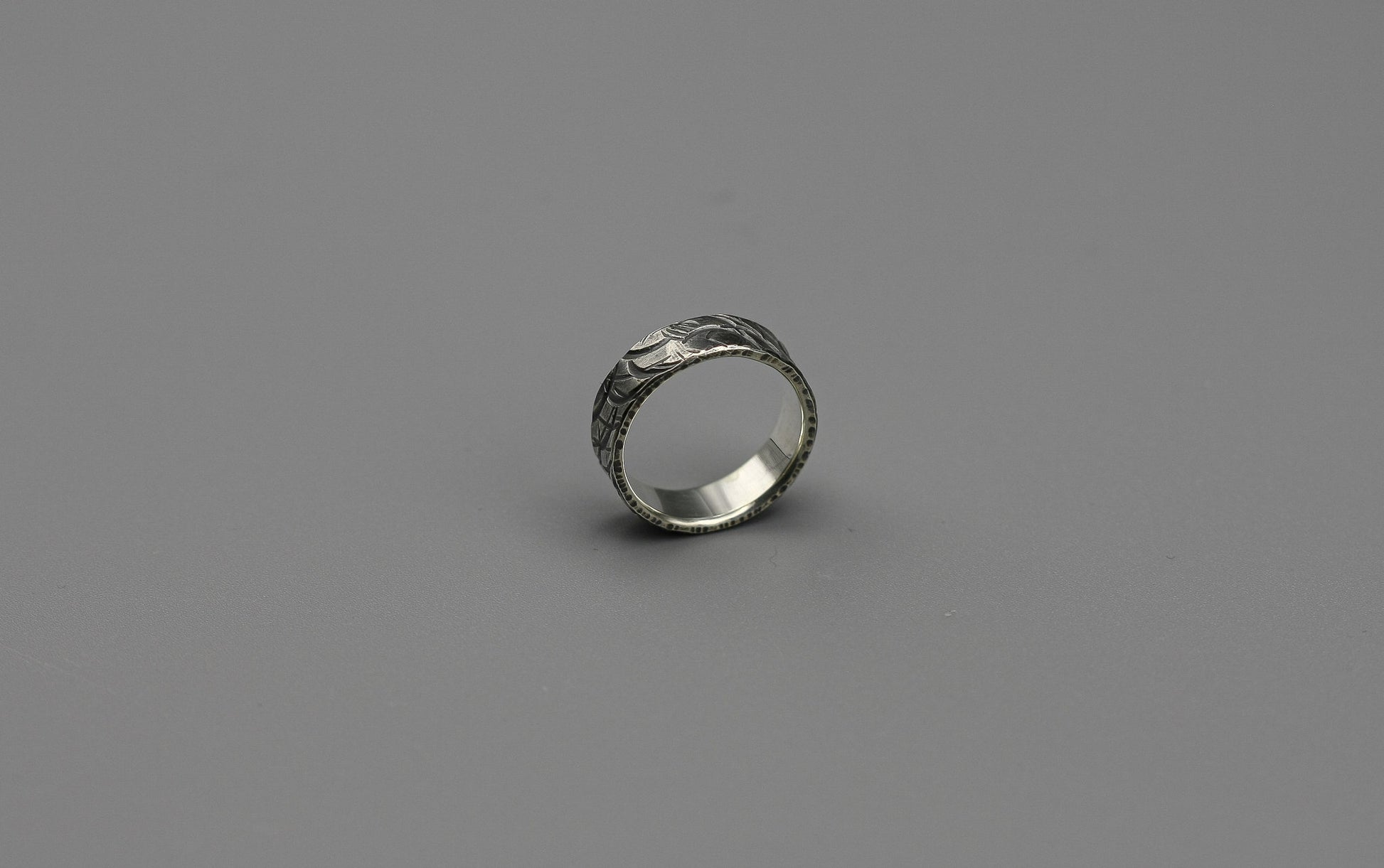 Hammered men ring, circle patterned ring, oxidised wedding ring