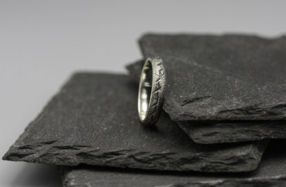 Viking warrior crack band, silver textured ring