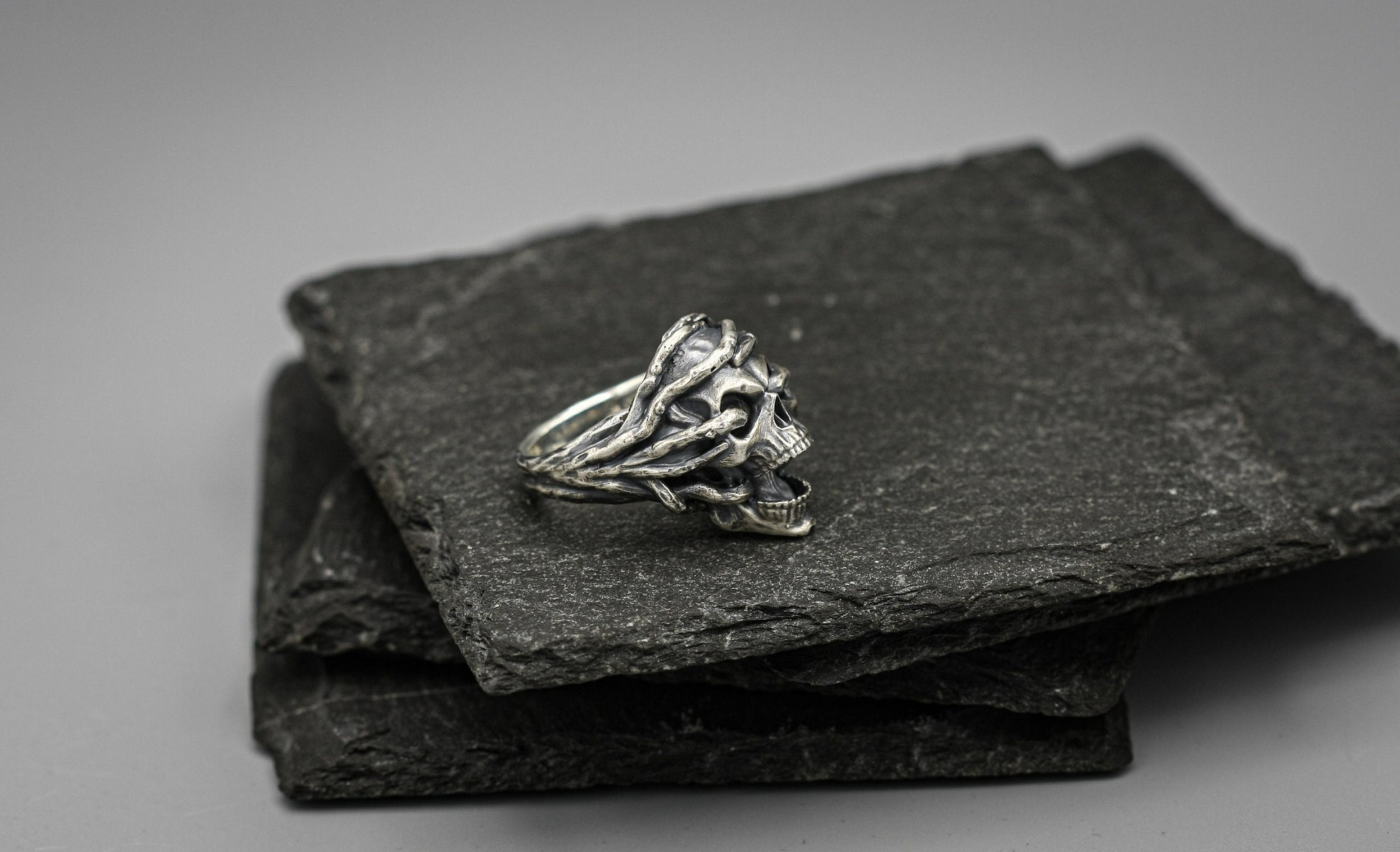 Silver Skull ring, Screaming skull band