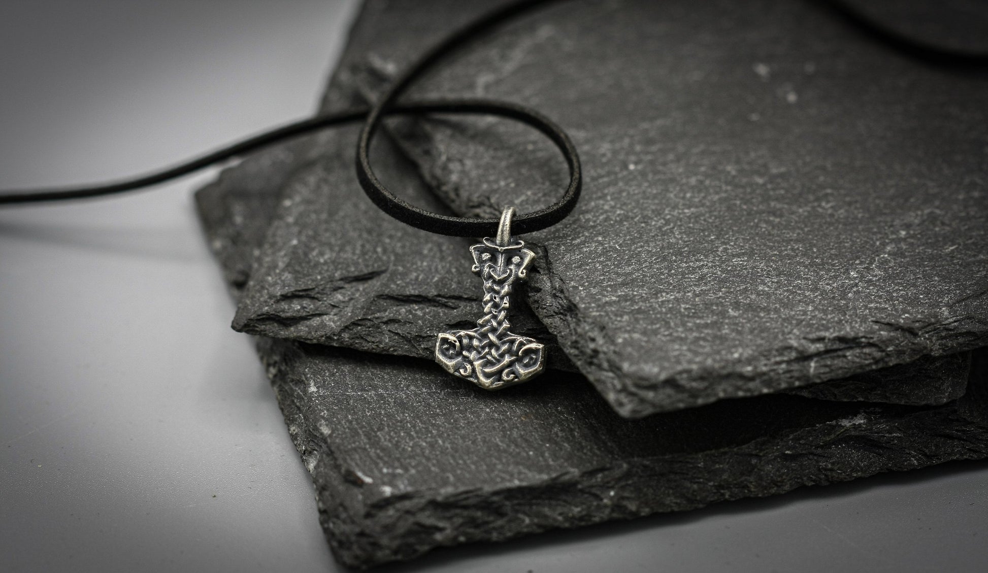 Silver Mjolnir pendant,Thor hammer viking necklace