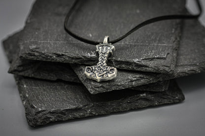 Silver Mjolnir pendant,Thor hammer viking necklace