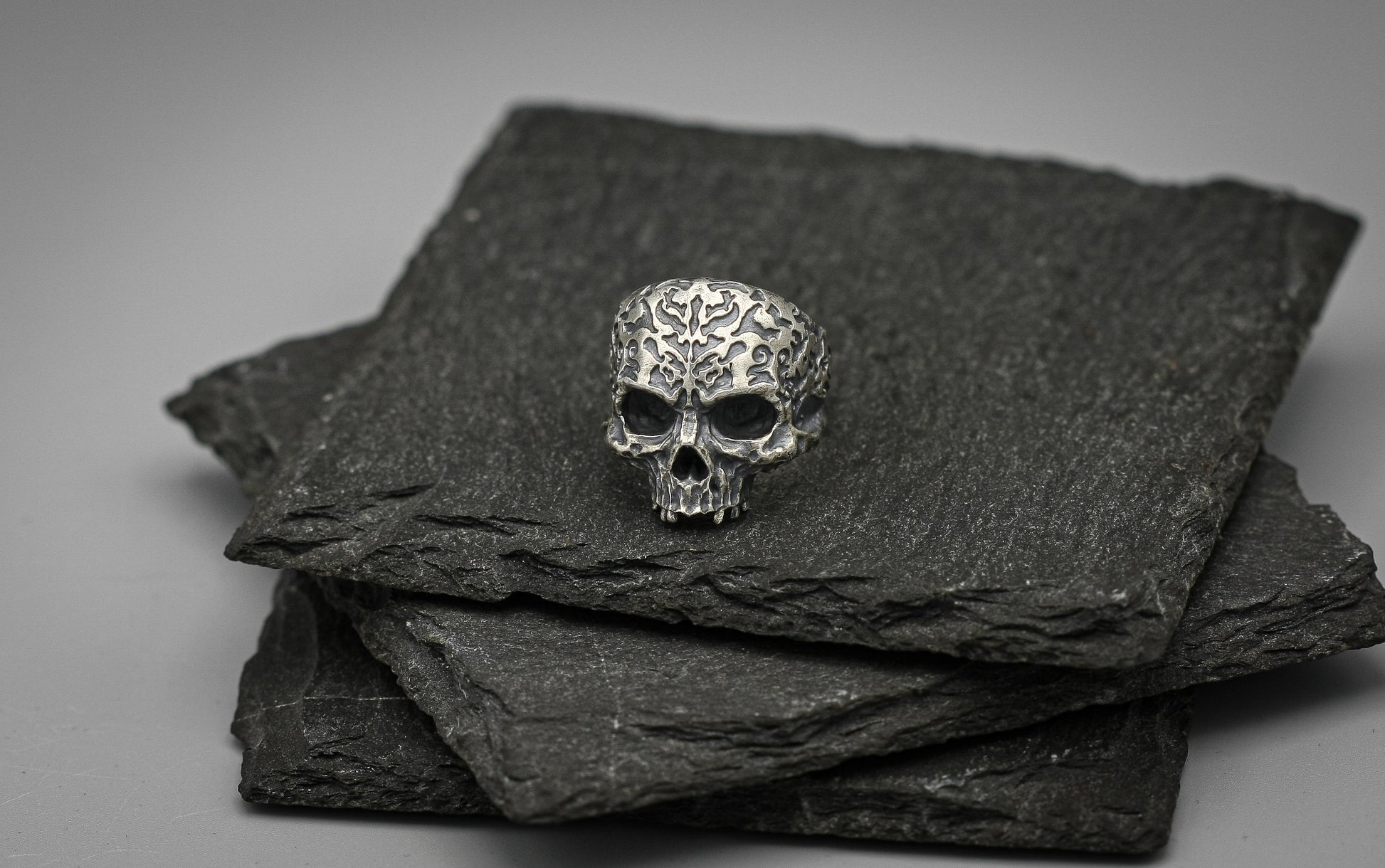 Patterned Brutalist Skull ring, Sterling silver scratched band