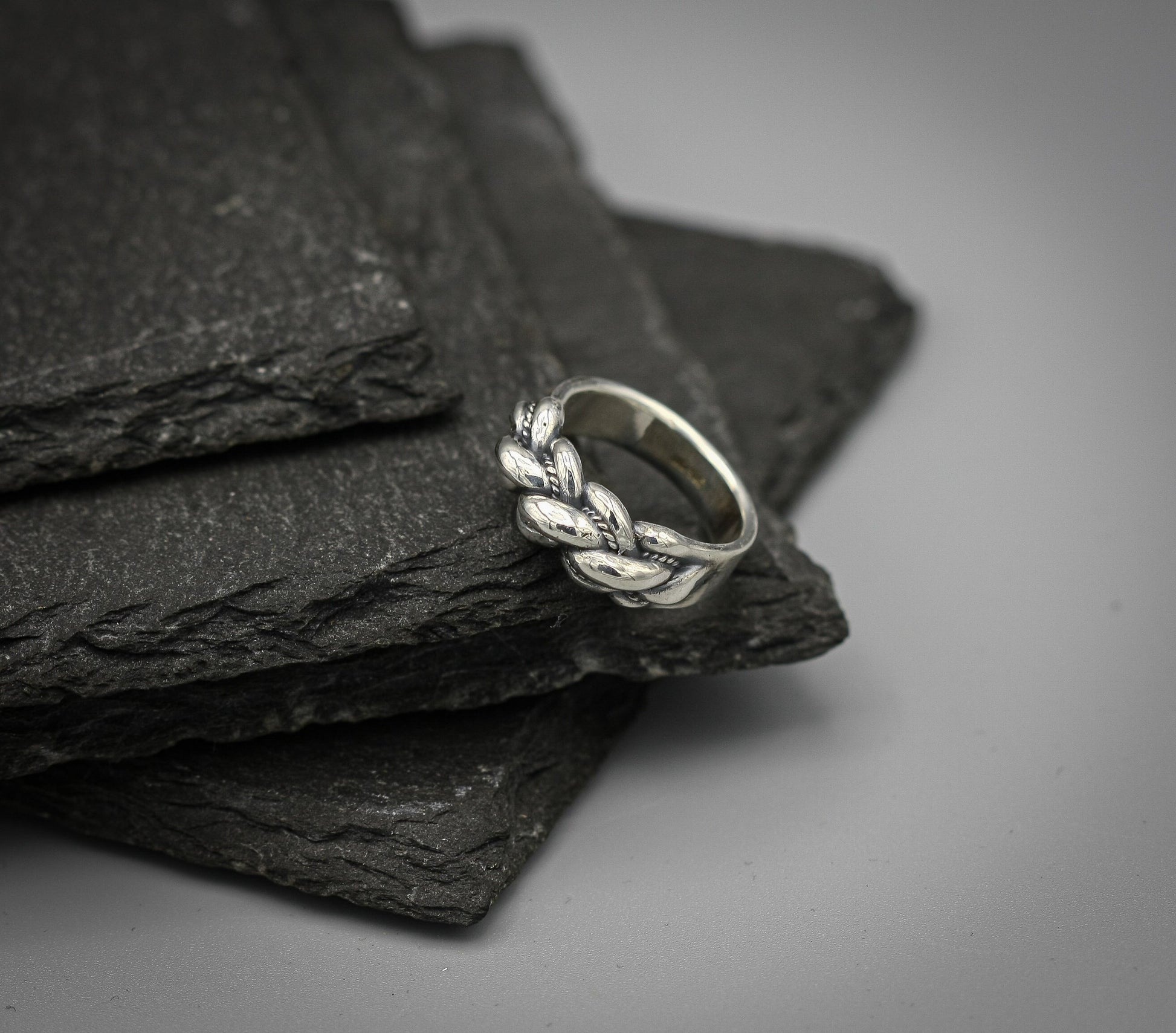 Twisted silver ring, Namejs band, unisex ring, Celtic ring