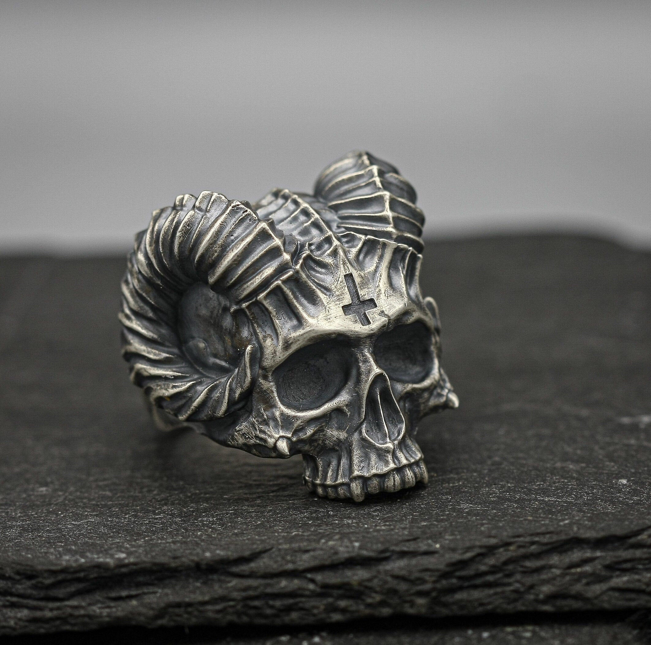 RATS MAGICAL DESIGHN／SKULL RING SILVER LTD SKULL RING – JOLLY ROGER