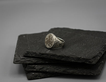 Silver signet ring with Celtic cats symbol engraving