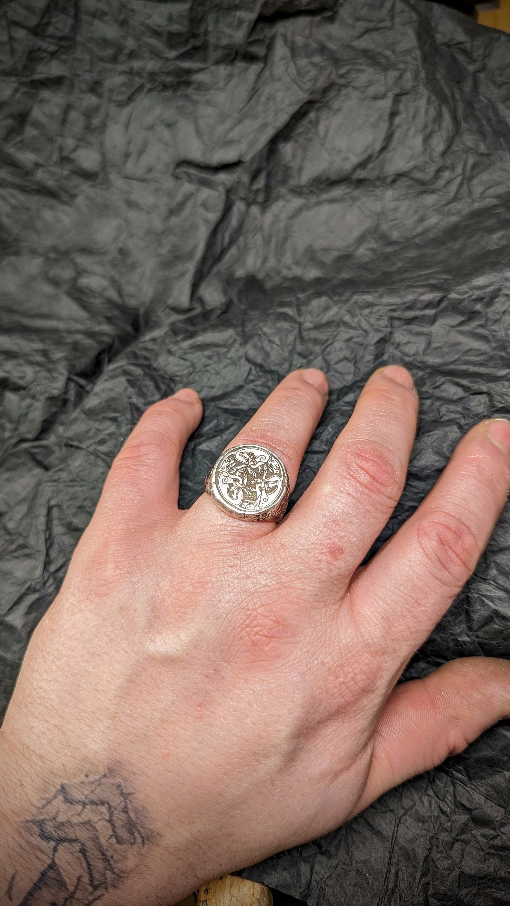 Silver signet ring with Celtic cats symbol engraving