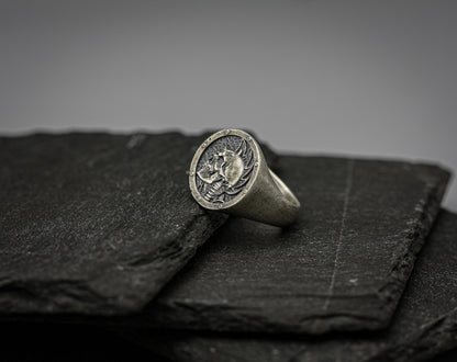 Punk Skull silver signet ring.