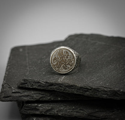 Silver signet ring with Celtic cats symbol engraving