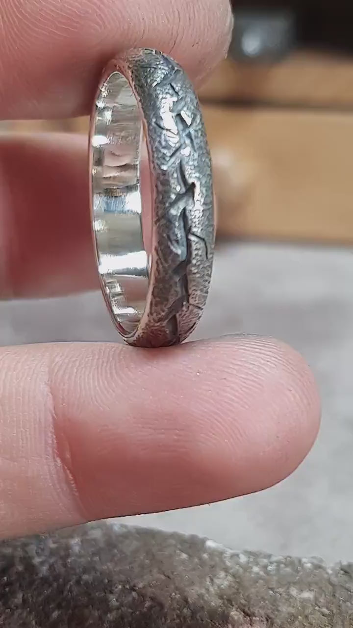 Viking warrior crack band, silver textured ring