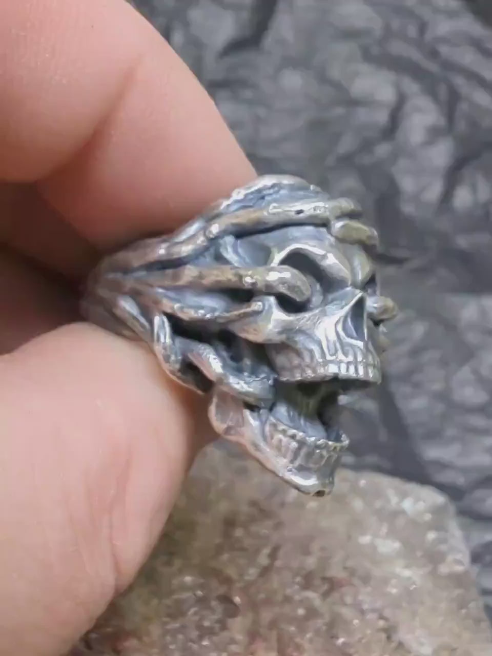 Silver Skull ring, Screaming skull band